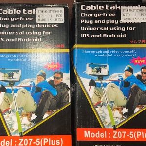 NIP Selfie Sticks 2 pack Blue and Red